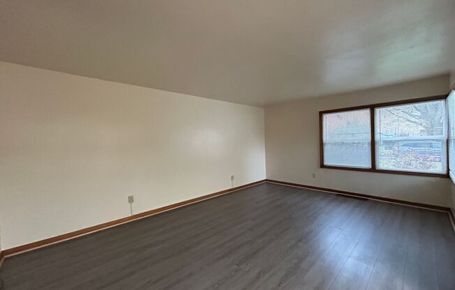 Spacious Duplex in Convenient Longview Location