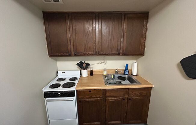 1 bed, 1 bath, $895, Unit 613