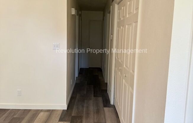 3 beds, 1 bath, 950 sqft, $1,275, Unit 3