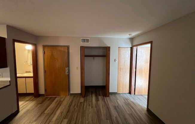 1 bed, 1 bath, 550 sqft, $750, Unit 405