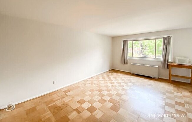 4570 MacArthur Blvd NW Unit 202