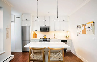 314 W 94 ST