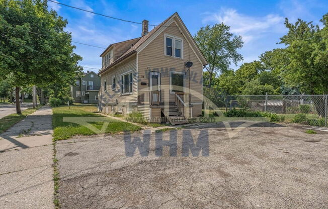 3401 N 1 ST