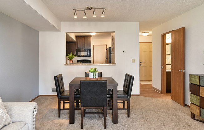 Bass Lake Hills Townhomes - Dining Room