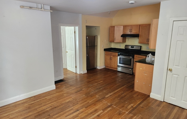 1 bed, 1 bath, 560 sqft, $2,000, Unit 1