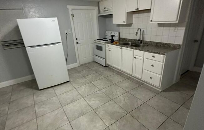 3 beds, 1 bath, $1,500