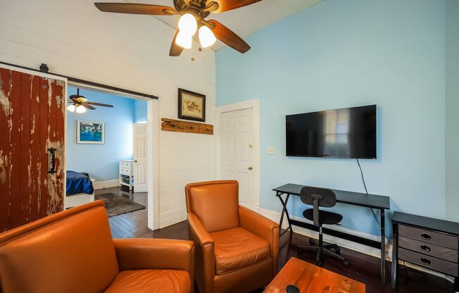 Charmer Close to Downtown!