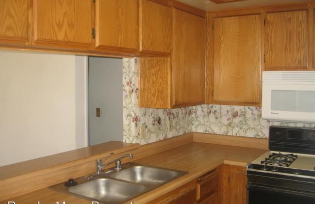 2081 Lakeridge Circle #202