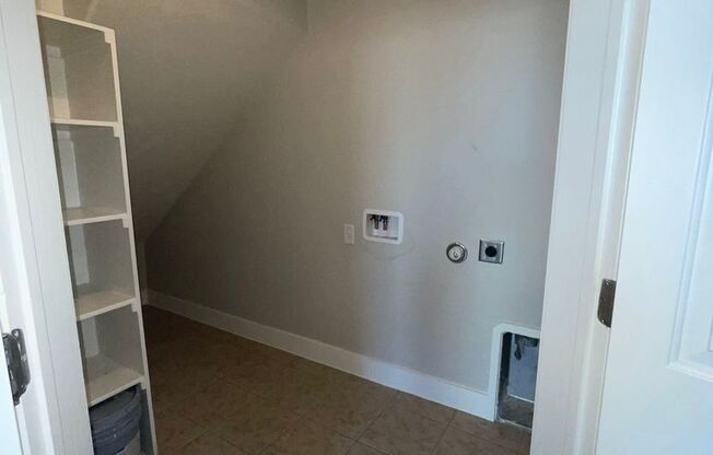 2219 Katy Lane