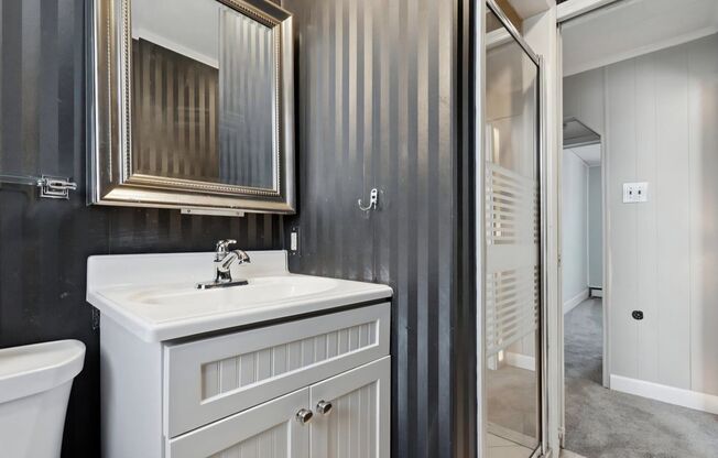2 beds, 1 bath, $1,500