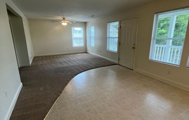 1907-A/B Tabor Village Dr.