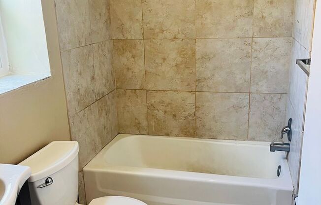 1 bed, 1 bath, 600 sqft, $835, Unit MD 35