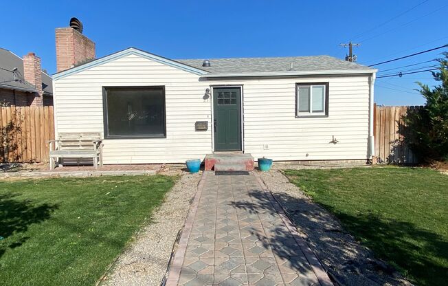 Ephrata 2 bedroom 1 bath home with garage