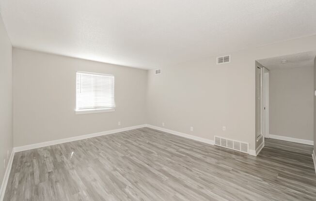 1 bed, 1 bath, 621 sqft, $975, Unit 6400-304