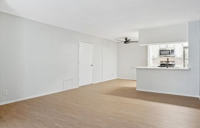 1 bed, 1 bath, 600 sqft, $1,698, Unit 218