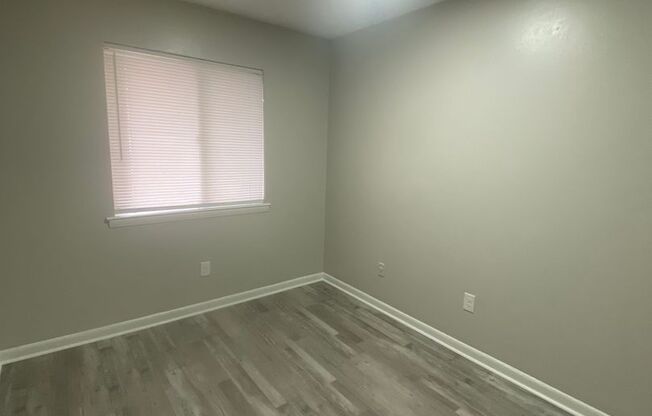 3 beds, 1 bath, $750, Unit Bldg 12 Apt C