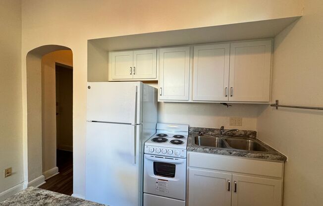 1 bed, 1 bath, $1,220