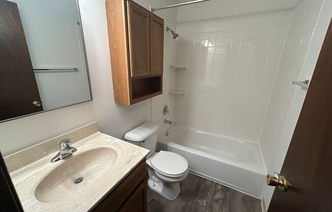 1 bed, 1 bath, $925, Unit 52