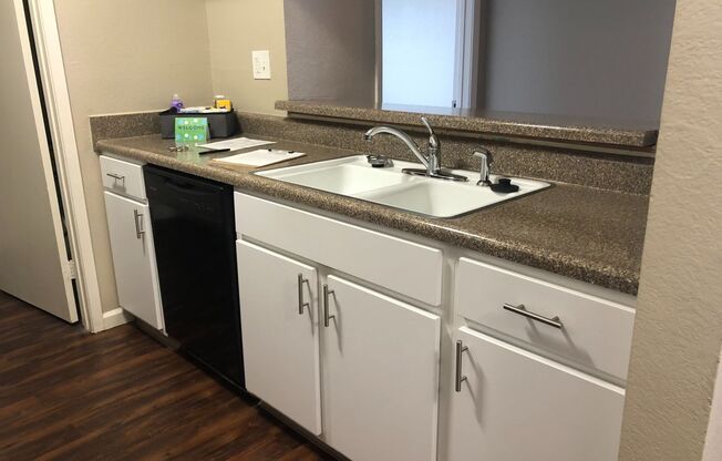 2 beds, 2 baths, 952 sqft, $1,595, Unit #1210