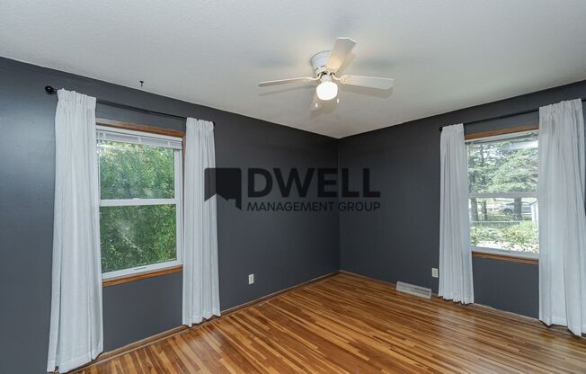 3 beds, 2 baths, $2,000, Unit # NORTHWEST