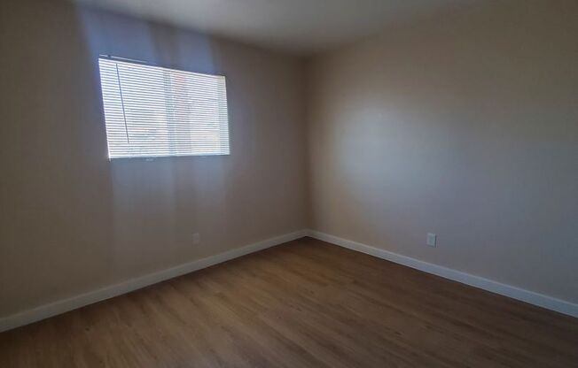 2 beds, 1 bath, 850 sqft, $1,395, Unit 214