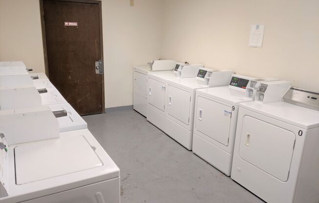 1 bed, 1 bath, $875, Unit 401