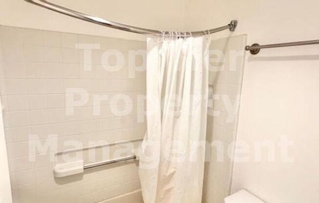 Beautiful 2 Bd/2 Ba 932 sf Condo in Oceanside available NOW for Lease!