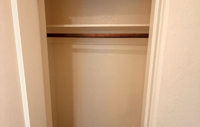 2 beds, 1 bath, 695 sqft, $1,595, Unit 711 - 3
