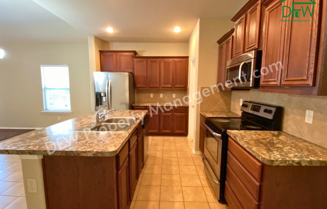 Stunning 4 Bedroom 2 Bathroom 2-Car Garage Home for Lease in Lancaster