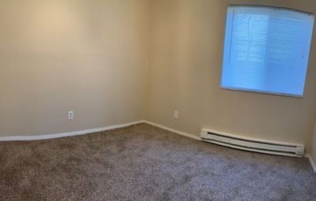 2 beds, 1 bath, 800 sqft, $845, Unit Unit105