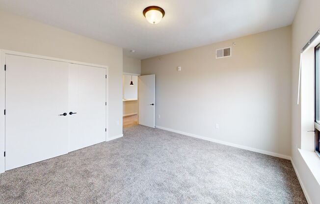2 beds, 1 bath, 1,096 sqft, $1,445, Unit 2731-2421