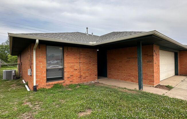 2 Bed 2 Bath duplex on 10th and Council