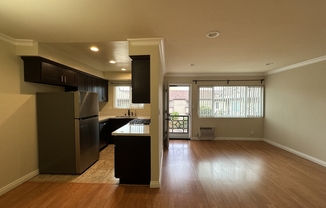 245 W STOCKER ST