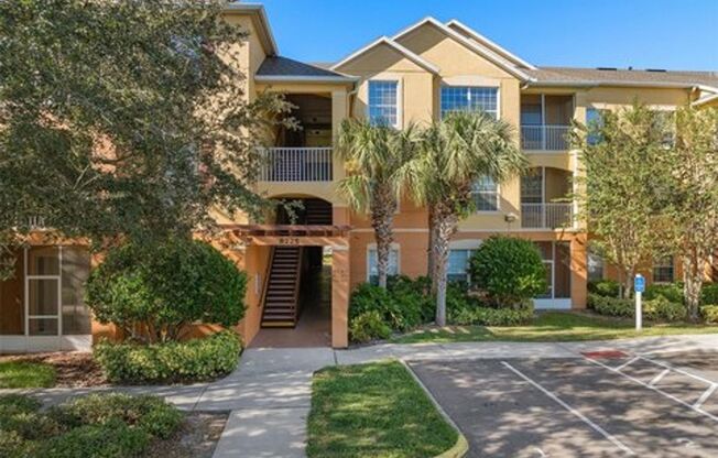 3 Bedrooms 2 baths Immaculate condominium