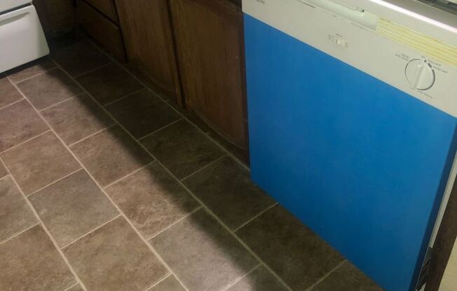 Convenience galore is what describes this condo!