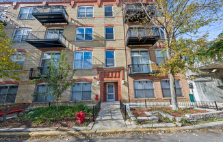 1740 N Maplewood Ave