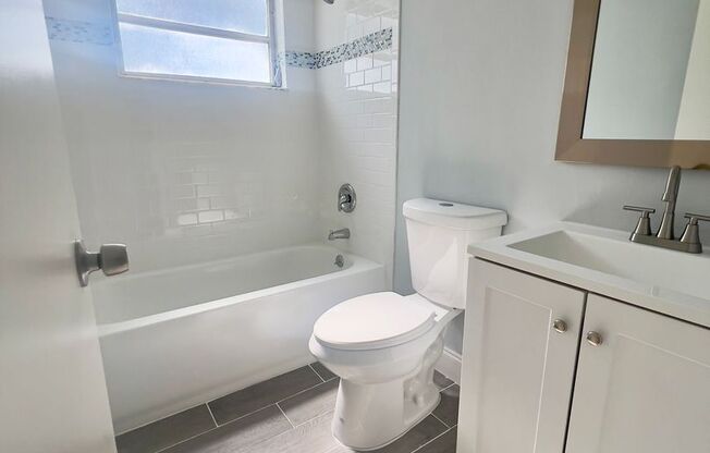 2 beds, 1 bath, 800 sqft, $2,095, Unit 02