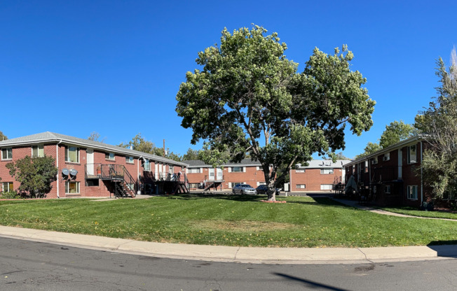 2 bedroom, 1 bath unit near historic Westminster