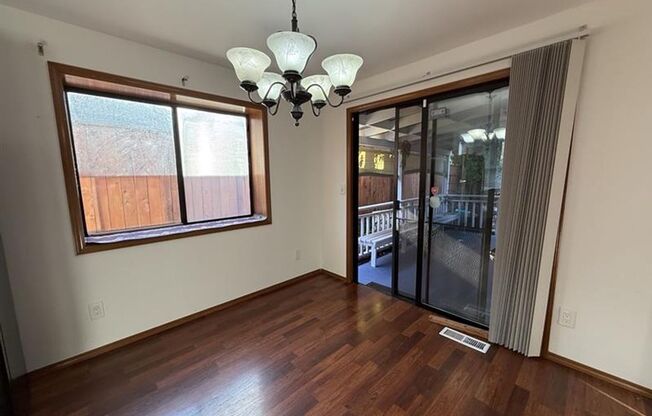 1943 SE 73rd Avenue ~ Spacious Reedville Home