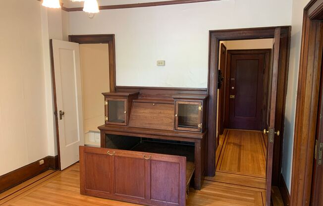 1 bed, 1 bath, 610 sqft, $1,165, Unit 206