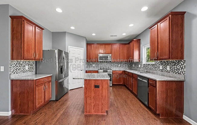 4 beds, 2.5 baths, 2,624 sqft, $2,595