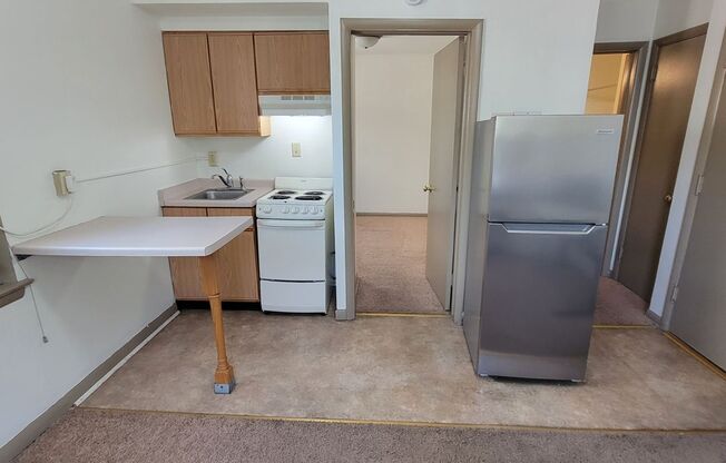 1 bed, 1 bath, $1,050, Unit JOHNSON #7