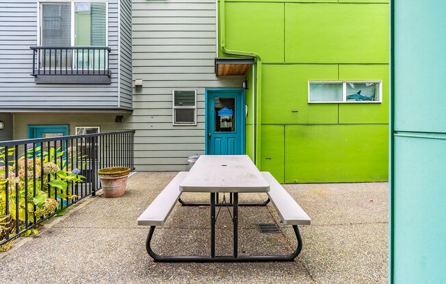 Videré - Courtyard Studios on Cap Hill!