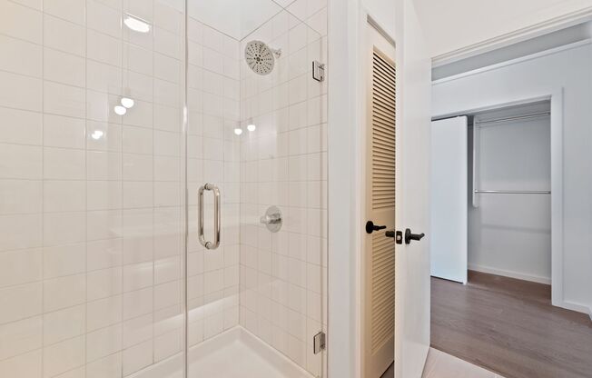 Modern studio in City Port Durham! Walkable to Downtown & Parking space included!