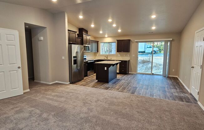 Newly built, clean and cozy home in desirable Gig Harbor!