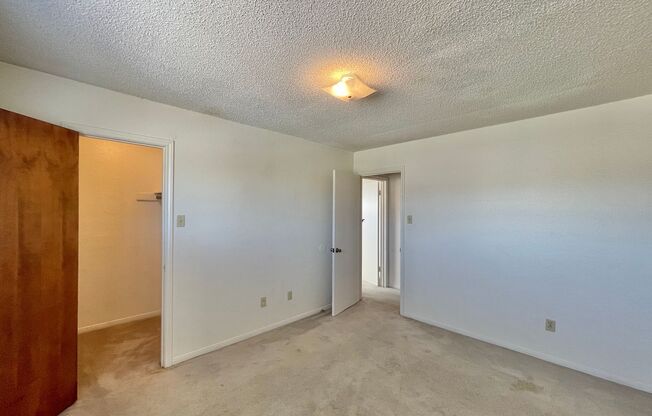 2 beds, 1.5 baths, 1,143 sqft, $950, Unit 4806 A Rainbow Circle