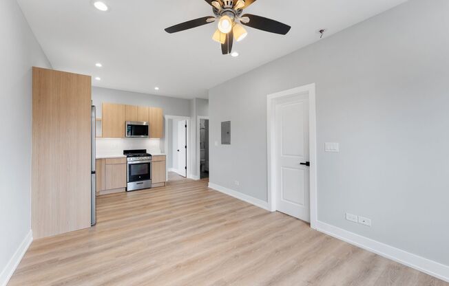 2 beds, 1 bath, 554 sqft, $1,875, Unit 102