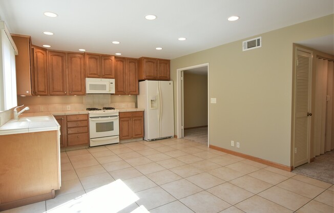 Updated 4 Bedroom, 2.5 Bathroom Townhouse in North San Jose