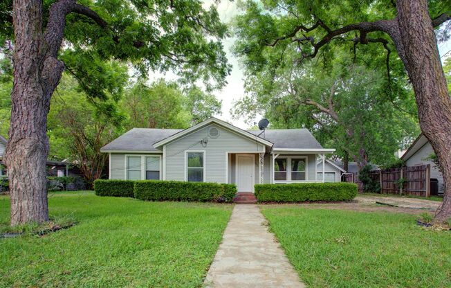 Coming Soon! 3 BD, 1 BA Cleburne Home for Lease!