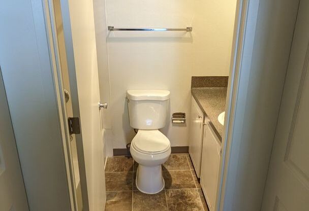 Studio, 1 bath, 350 sqft, $945, Unit 201